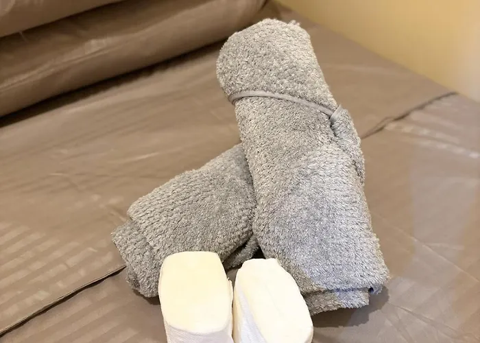 Cozy 2br Free Pool Access *