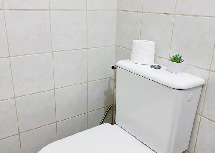 Cozy 2br Free Pool Access Manila